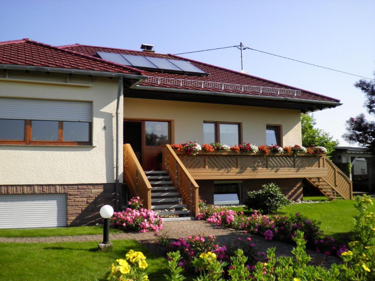 Cosy Apartment In Neustra Burg Balesfeld Exterior photo